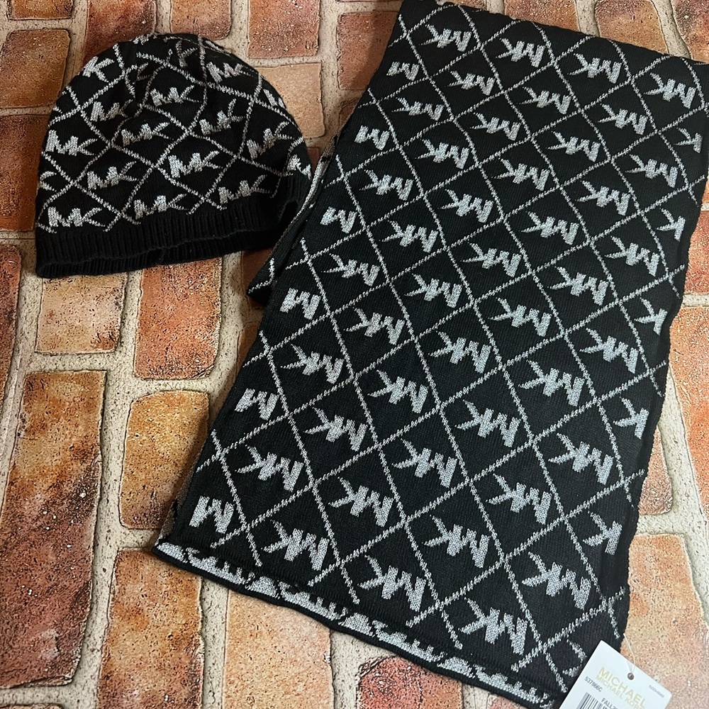 Michael Kors Metallic MK Diamond Logo Scarf and Hat piece set
